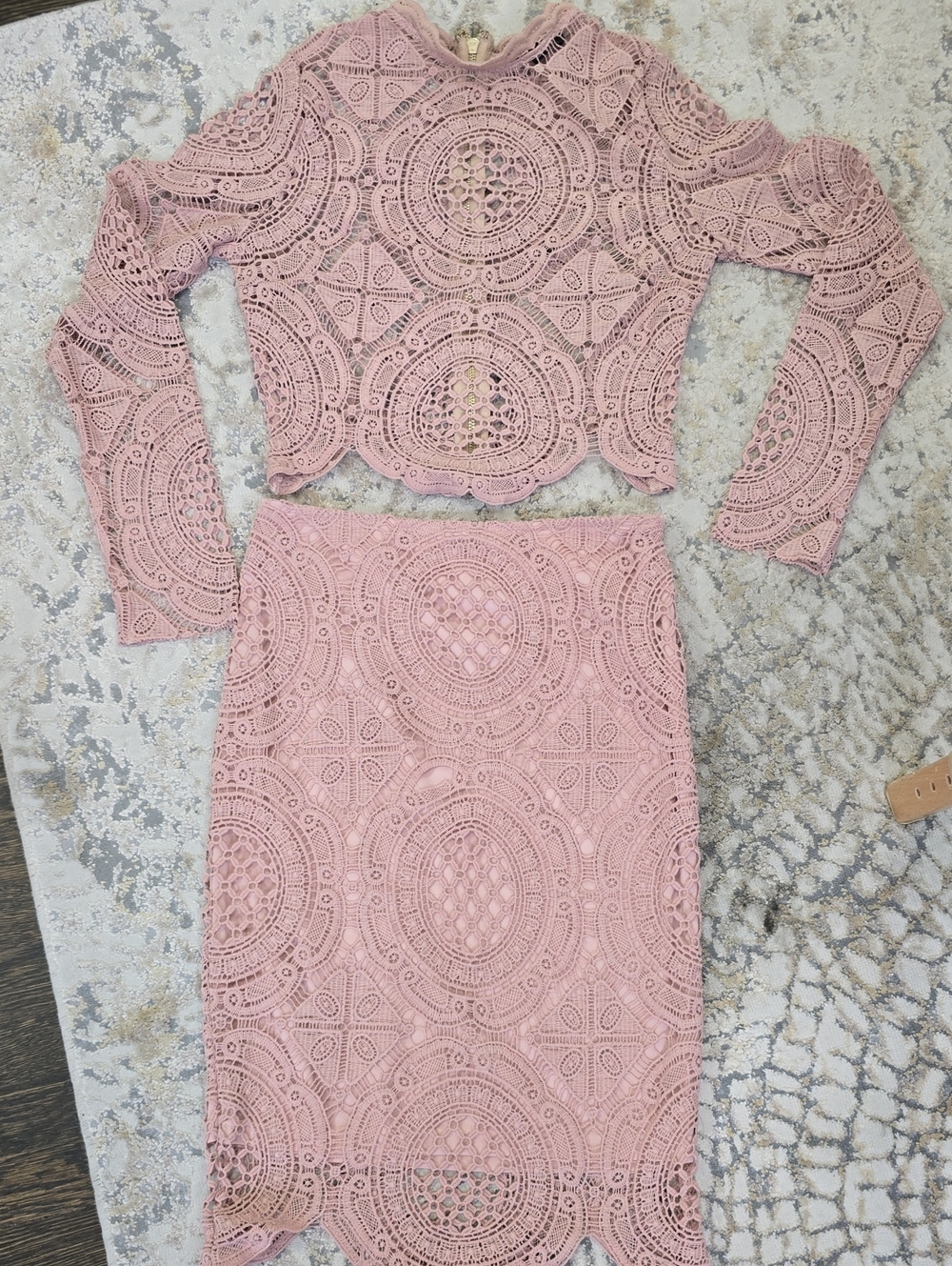 Lulu's Lace Long-Sleeve Crop Top and Pencil Skirt Set — Dusty Pink